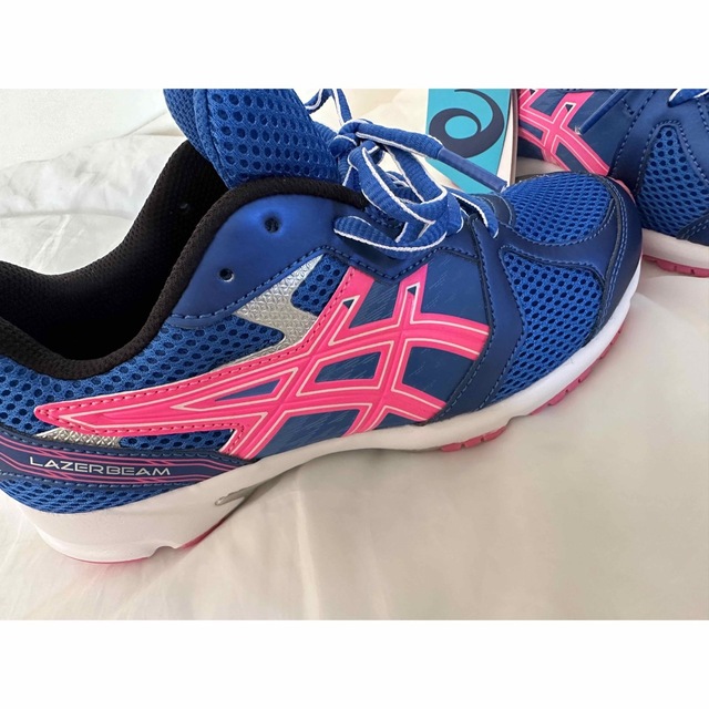 asics(アシックス)のasics 23センチ　スニーカー キッズ/ベビー/マタニティのキッズ靴/シューズ(15cm~)(スニーカー)の商品写真