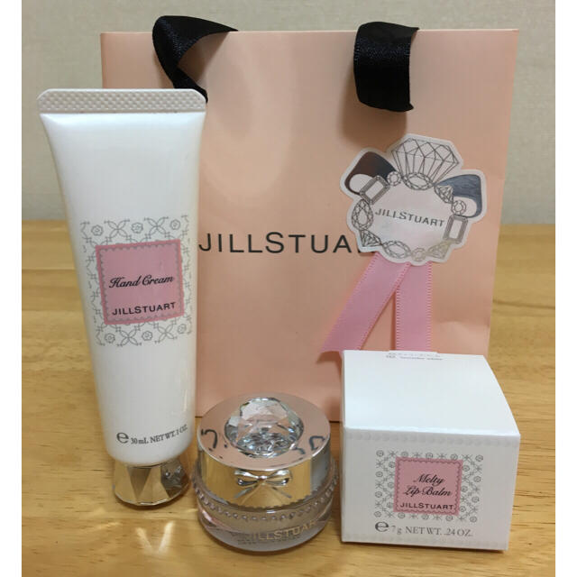 JILL by JILLSTUART(ジルバイジルスチュアート)のみあ様専用JILLSTUART ハンドクリーム&リップクリーム コスメ/美容のスキンケア/基礎化粧品(リップケア/リップクリーム)の商品写真