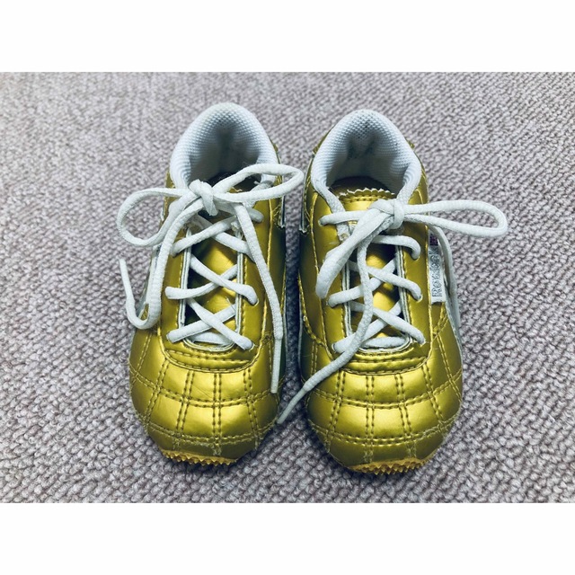 Reebok(リーボック)のレア　限定品　ゴールド☆reebok リーボック☆ キッズシューズ　11cm キッズ/ベビー/マタニティのベビー靴/シューズ(~14cm)(その他)の商品写真