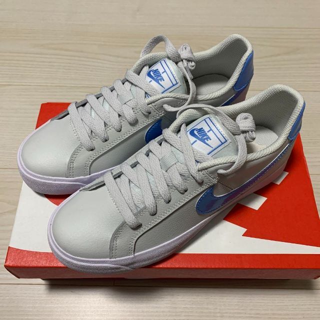 NIKE(ナイキ)のNIKE COURT ROYAL AC 23.5cm レディースの靴/シューズ(スニーカー)の商品写真