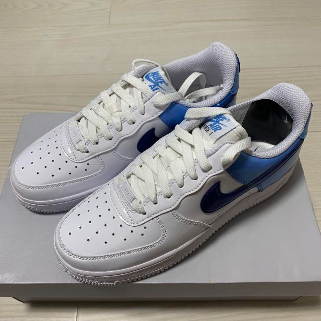 NIKE AIR FORCE 1 ’07 \