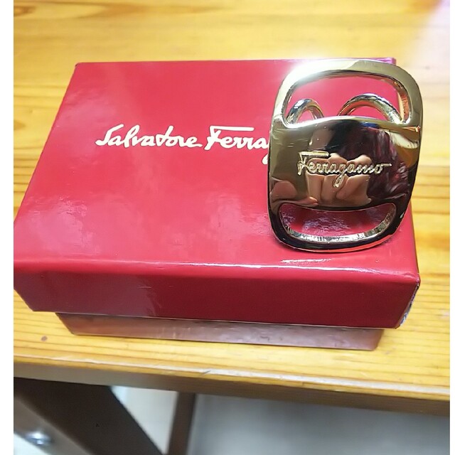 Salvatore Ferragamo スカーフクリップ