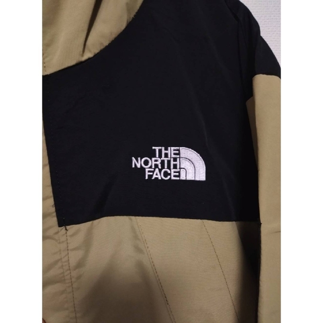 THE NORTH FACE(ザノースフェイス)のべ【送料無料】ノースフェイス ナイロンマウンテンパーカー ベージュ メンズのジャケット/アウター(マウンテンパーカー)の商品写真