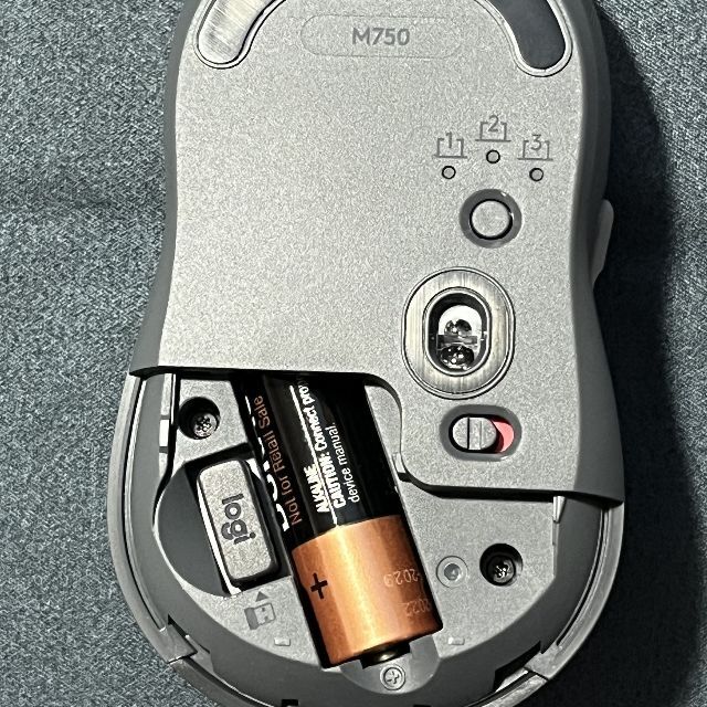 Logicool(ロジクール)のM750 Signature グラファイト ワイヤレスマウス ロジクール  スマホ/家電/カメラのPC/タブレット(PC周辺機器)の商品写真