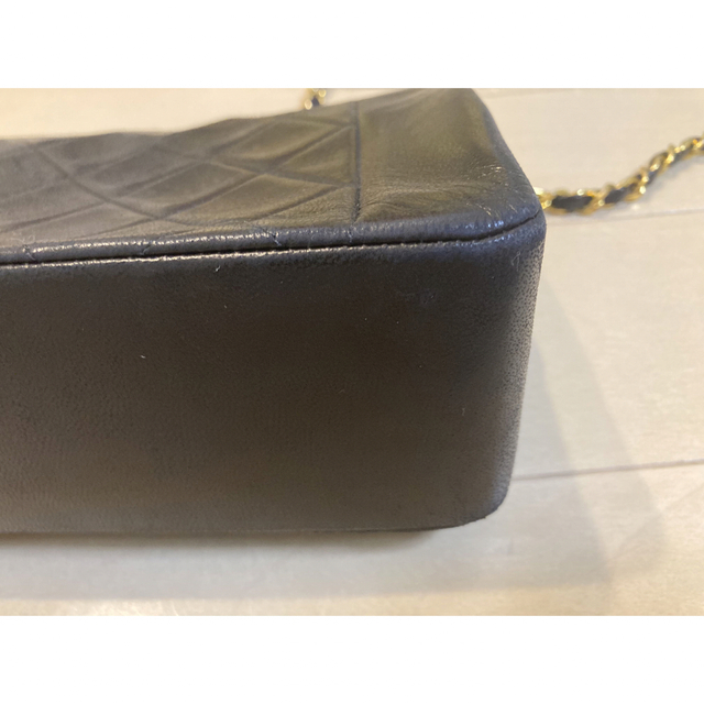 CHANEL(シャネル)の❤️正規品❤️ シャネル　 ダイアナ マトラッセ ラムスキン 黒 レディースのバッグ(ショルダーバッグ)の商品写真