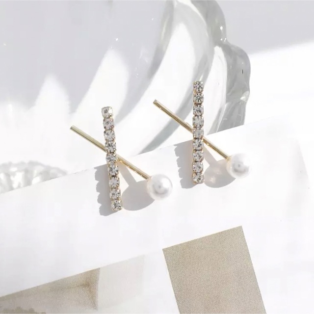 STAR JEWELRY(スタージュエリー)のパールクロスピアス　ete ahkah snidel chesty zara レディースのアクセサリー(ピアス)の商品写真