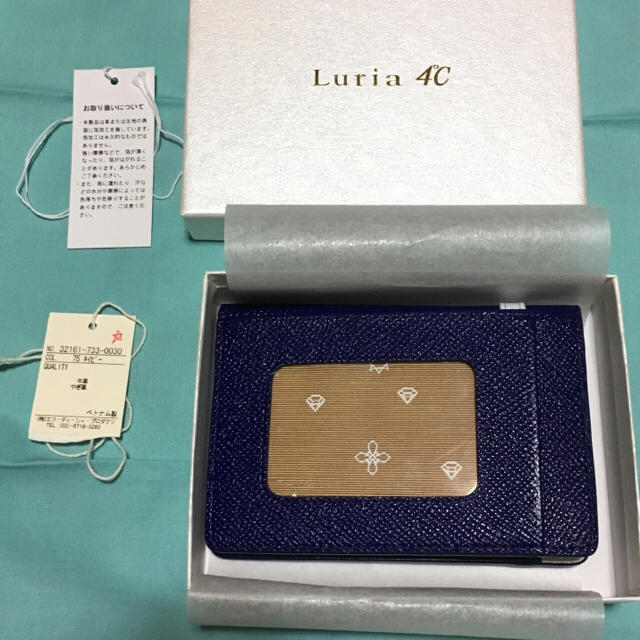 4℃(ヨンドシー)の【新品未使用】Luria 4℃ パスケース 定期入れ 二つ折  レディースのファッション小物(名刺入れ/定期入れ)の商品写真