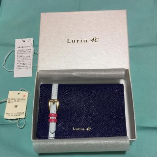 ヨンドシー(4℃)の【新品未使用】Luria 4℃ パスケース 定期入れ 二つ折 (名刺入れ/定期入れ)