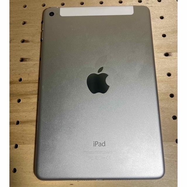 【送料無料】iPad mini4 シルバー　16GB 1