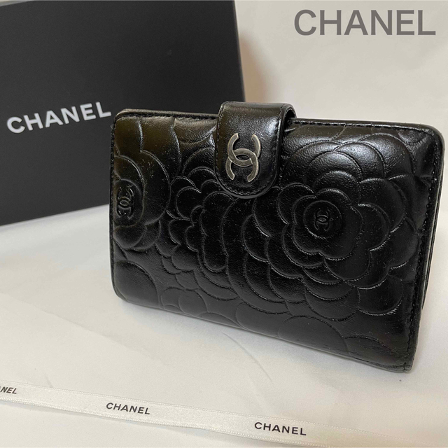 超極美品 CHANEL カメリア 二つ折り長財布  ラムスキン ブラック