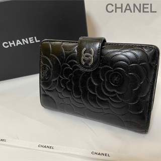 シャネル(CHANEL)のCHANEL シャネル カメリア　ラムスキン　二つ折り　黒　財布(財布)