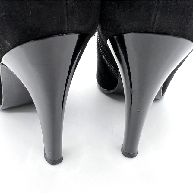 DIANA(ダイアナ)の極美品✨ダイアナ 23.5cm ショートブーツ スエード ファー ブラック ボア レディースの靴/シューズ(ブーティ)の商品写真