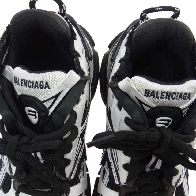 Balenciaga(バレンシアガ)のBALENCIAGA バレンシアガ スニーカー 677402 Runner Sneakers ランナー ボンド カットオフ加工 スニーカー ブラック系 ホワイト系 24.5cm【中古】 レディースの靴/シューズ(スニーカー)の商品写真