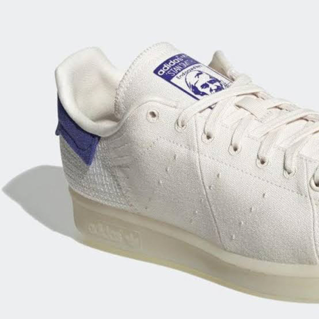 adidas(アディダス)のスニーカー　ＳＴＡＮ　ＳＭＩＴＨ　ＦＸ５５９１ メンズの靴/シューズ(スニーカー)の商品写真