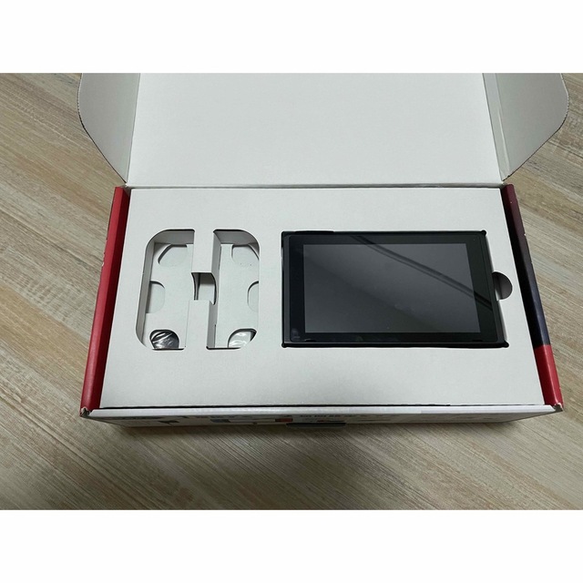 Nintendo Switch(ニンテンドースイッチ)の【中古】Nintendo Switch 本体 エンタメ/ホビーのゲームソフト/ゲーム機本体(家庭用ゲーム機本体)の商品写真