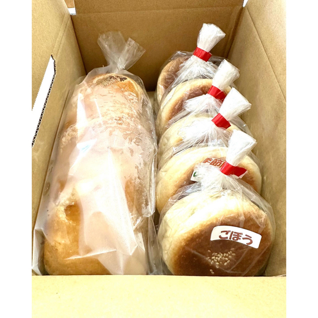 長野県セブンのおやき風マフィン5個とスゥイートロールのセット 食品/飲料/酒の食品(パン)の商品写真