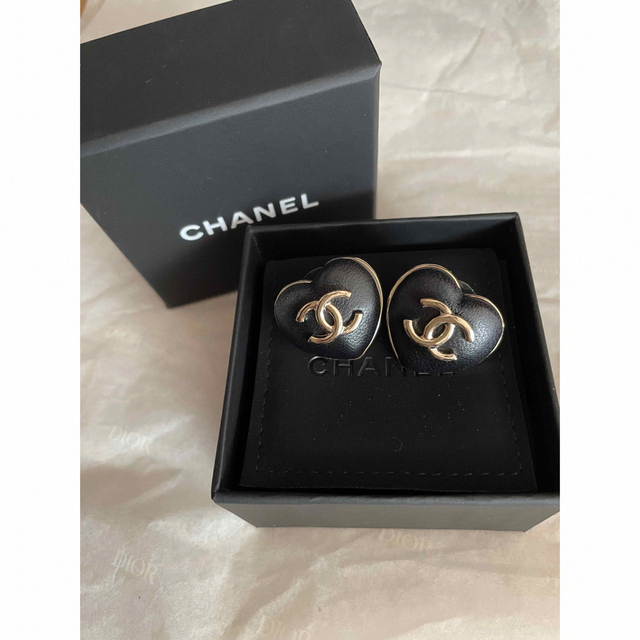 2022人気新作 CHANEL - シャネルハートピアス ピアス - bsfmf.com