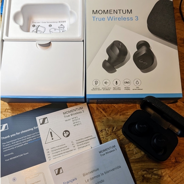 SENNHEISER(ゼンハイザー)の美品　ゼンハイザー MOMENTUM True Wireless 3 BLACK スマホ/家電/カメラのオーディオ機器(ヘッドフォン/イヤフォン)の商品写真