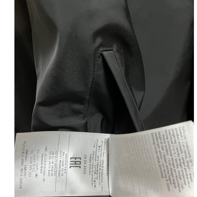 VALENTINO(ヴァレンティノ)のヴァレンティノ　メンズ　アウター　コート　ジャケット　黒　スタッズ付きコート メンズのジャケット/アウター(その他)の商品写真