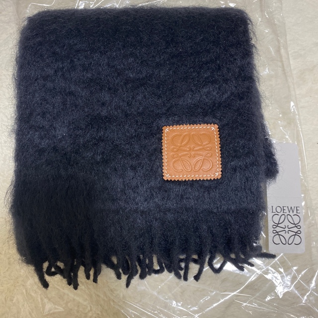 割引価格 大人気！新品 loewe 2022aw moher muffler black