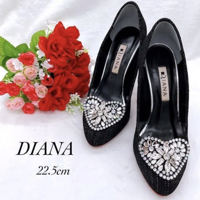 DIANA(ダイアナ)の【美品✨】ダイアナ　ハート　ビジュー　22.5　黒　ラメ　ハイヒール　パンプス レディースの靴/シューズ(ハイヒール/パンプス)の商品写真