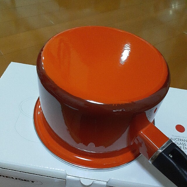 LE CREUSET(ルクルーゼ)のLE CREUSETル・クルーゼ　ソースパン　ガラス蓋　片手鍋レッド 16cm インテリア/住まい/日用品のキッチン/食器(調理道具/製菓道具)の商品写真