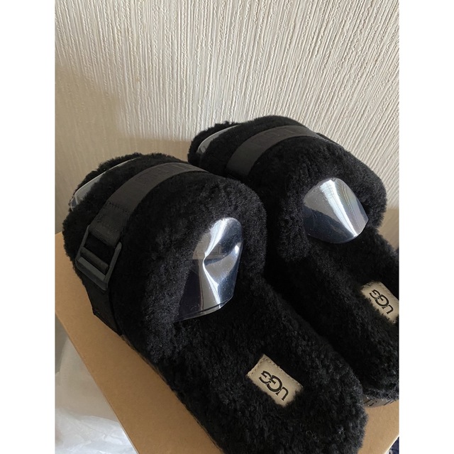 UGG アグ サンダル フラッフィータ FLUFFITA ブラック　24 2