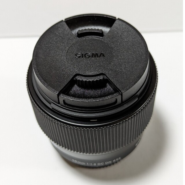 SIGMA(シグマ)のSIGMA 56mm F1.4 dc dn マイクロフォーサーズ スマホ/家電/カメラのカメラ(レンズ(単焦点))の商品写真