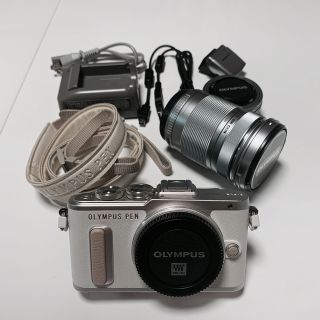 オリンパス(OLYMPUS)のOLYMPUS E-PL8 EZ ダブルズームキット WHITE(ミラーレス一眼)