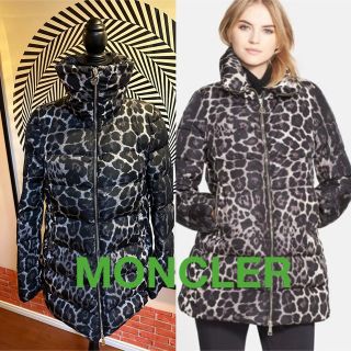 モンクレール(MONCLER)のモンクレール　MONCLER  TORCELLE 総柄　ダウンジャケット　2(ダウンジャケット)