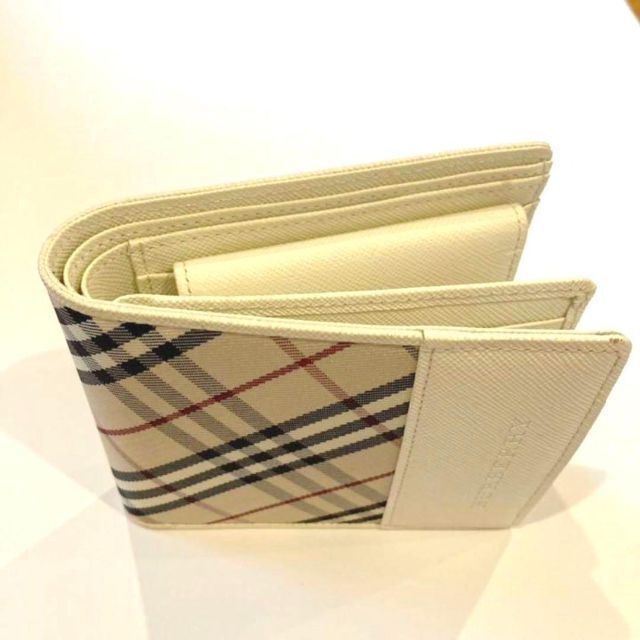 BURBERRY(バーバリー)の超絶レア バーバリー　BURBERRY 財布　折財布　ノバチェック　オフホワイト レディースのファッション小物(財布)の商品写真