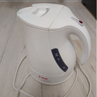 ティファール(T-fal)のティファール❤️電気ケトル  ジャスティン  ホワイト(電気ケトル)