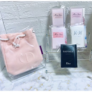 クリスチャンディオール(Christian Dior)のChristianDior ピンクポーチ&5種の香水セット1ml×5(サンプル/トライアルキット)