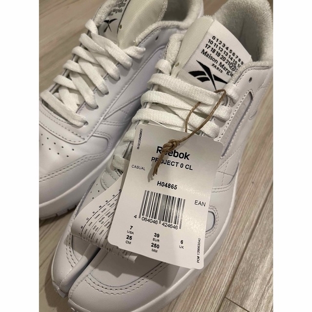 Maison Martin Margiela(マルタンマルジェラ)のmaison margiela reebok スニーカー　新品 未使用  足袋 レディースの靴/シューズ(スニーカー)の商品写真