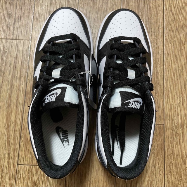 NIKE(ナイキ)の《新品 未使用品》NIKE DUNK LOW GS / 23㎝ レディースの靴/シューズ(スニーカー)の商品写真