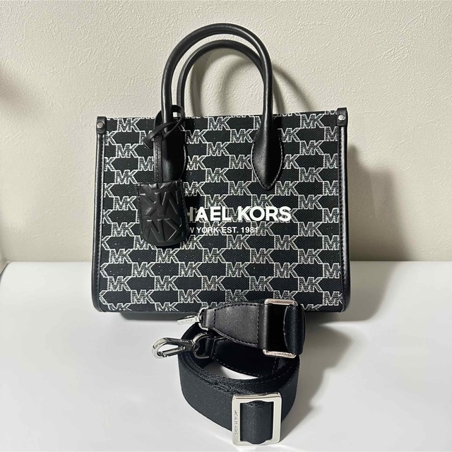 Michael Kors(マイケルコース)の★新品タグ付き★ MICHAELKORS  2way正規店購入 ブラック　マルチ レディースのバッグ(ショルダーバッグ)の商品写真