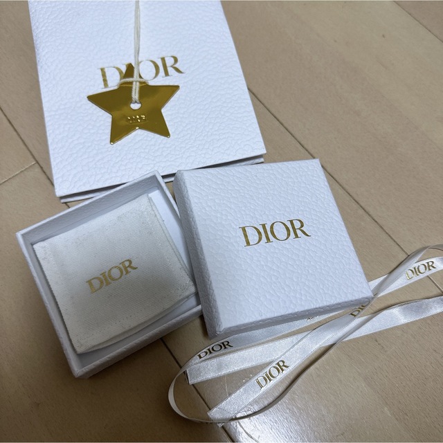 Dior(ディオール)のDior 空箱 インテリア/住まい/日用品のオフィス用品(ラッピング/包装)の商品写真