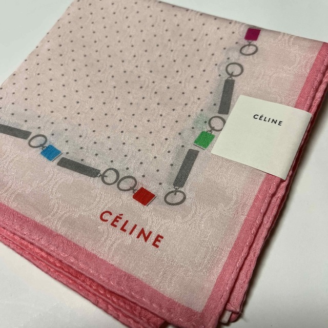 celine(セリーヌ)の値下げ　未使用　celineセリーヌ レディースハンカチ　ブランドハンカチ レディースのファッション小物(ハンカチ)の商品写真