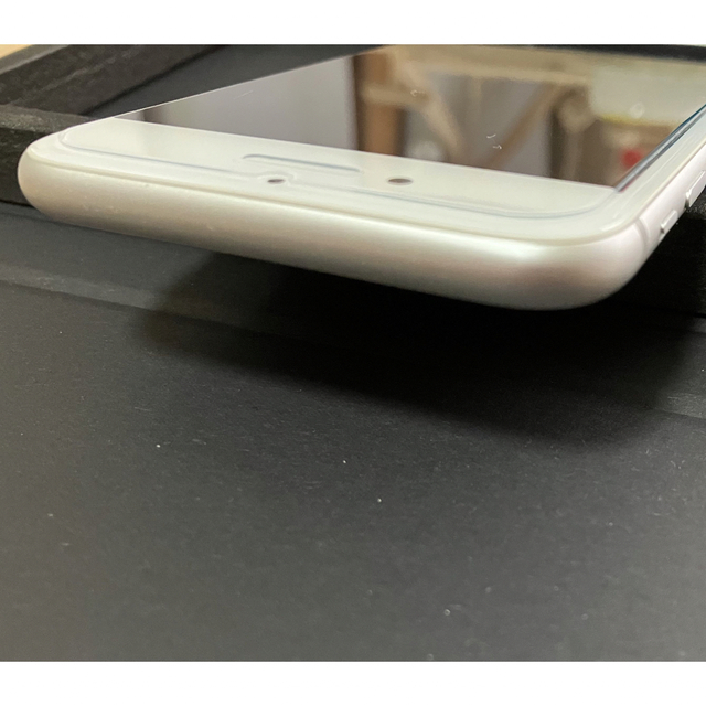 Apple(アップル)のiPhone8 64GB シルバー　MQ792J/A スマホ/家電/カメラのスマートフォン/携帯電話(スマートフォン本体)の商品写真