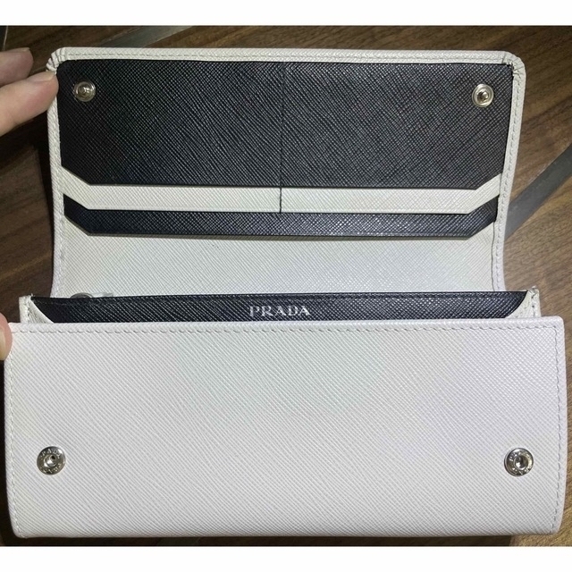 PRADA】プラダ カードチェーン付き 長財布 ×サフィアーノ ホワイト