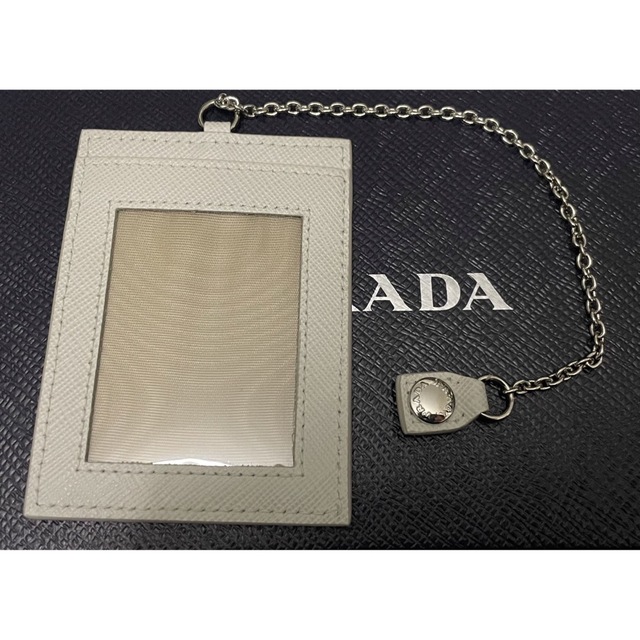 PRADA】プラダ カードチェーン付き 長財布 ×サフィアーノ ホワイト