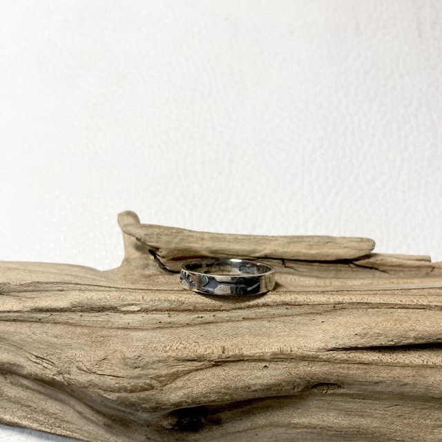 スタンプワーク　シルバーリング　指輪　8.5号　#インディアンジュエリー　 レディースのアクセサリー(リング(指輪))の商品写真
