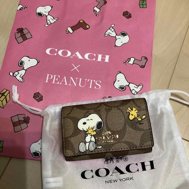 coach スヌーピー キーケース