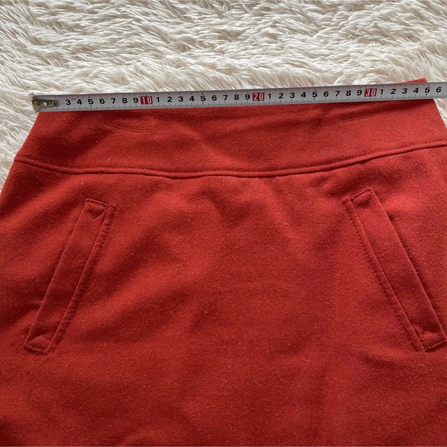 H&M(エイチアンドエム)のレンガ色　ミニスカート レディースのスカート(ミニスカート)の商品写真