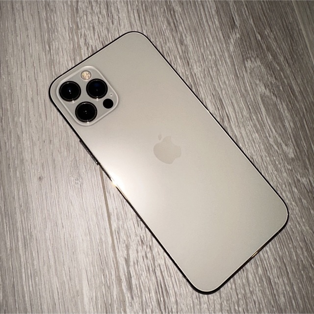 Apple(アップル)のiPhone12Pro 256GB ゴールド　画面割れ スマホ/家電/カメラのスマートフォン/携帯電話(スマートフォン本体)の商品写真