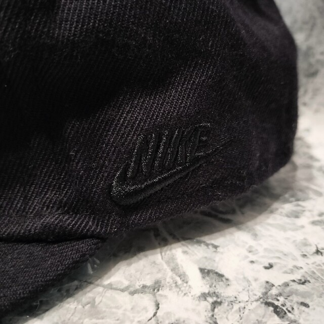 NIKE(ナイキ)の【インパクト抜群！】NIKE　ナイキ　キャップ　レインボー　刺繍ロゴ メンズの帽子(キャップ)の商品写真