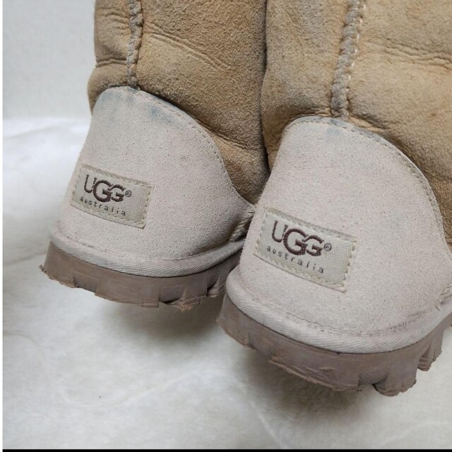 UGG(アグ)のUGG アグ オーストラリア ボア クラシック ムートンブーツ ベージュ レディースの靴/シューズ(ブーツ)の商品写真