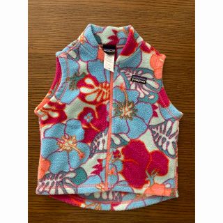 パタゴニア(patagonia)のパタゴニア　ベスト　花柄　12M(ジャケット/コート)