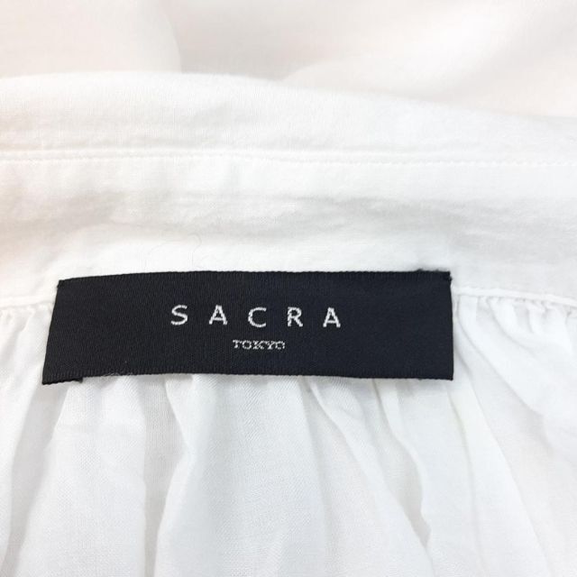 SACRA(サクラ)のSACRA サクラ シャツ  匿名配送 レディースのトップス(シャツ/ブラウス(半袖/袖なし))の商品写真