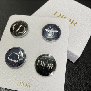 ディオール(Dior)のDior ピンバッチ(ブローチ/コサージュ)